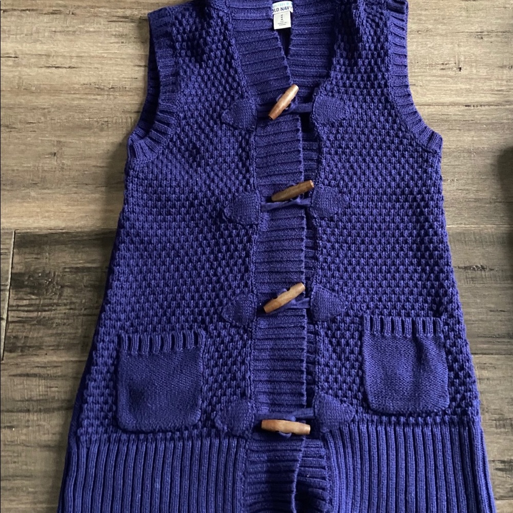 Sweater vest